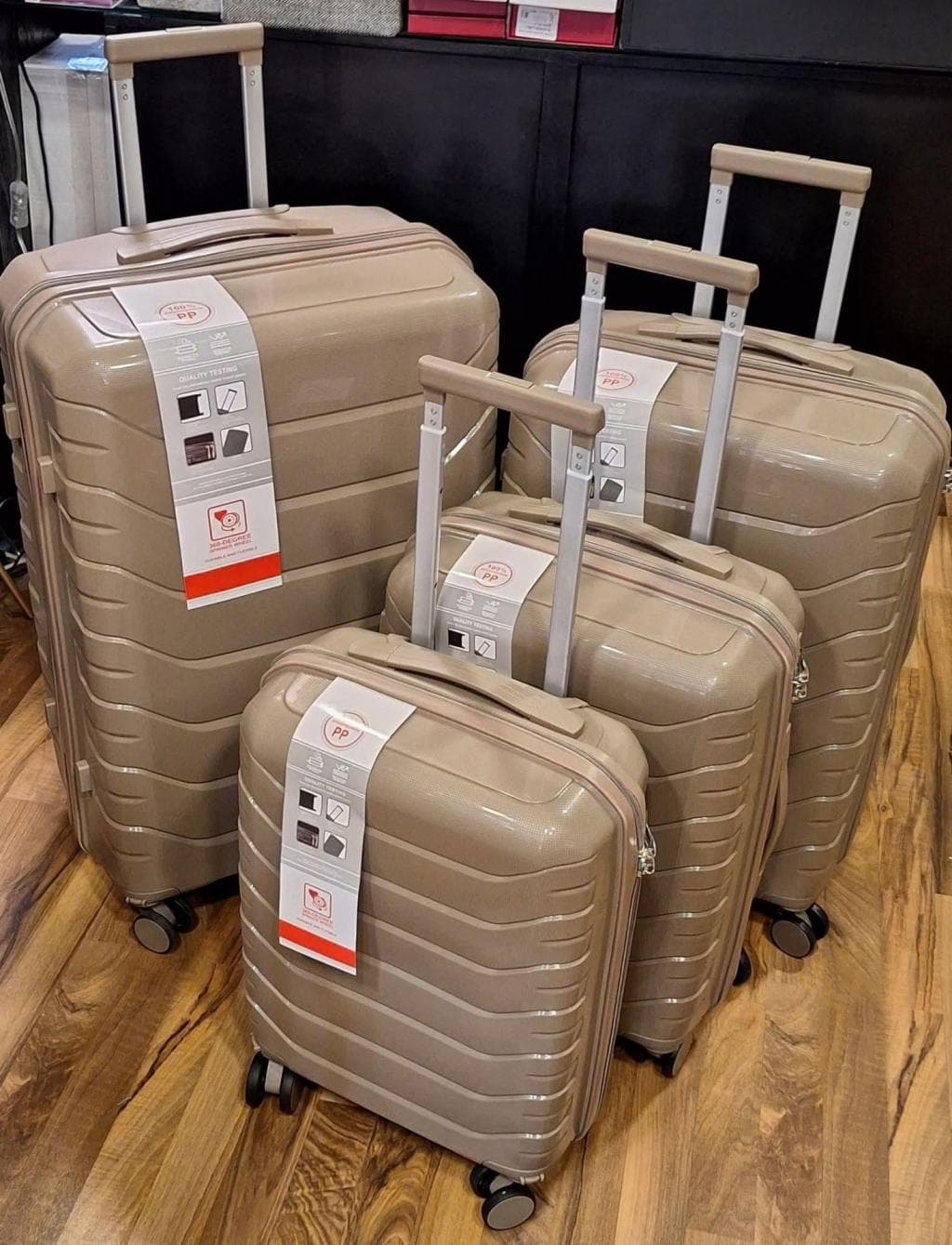 Törhetetlen bőröndök FÉLÁRON