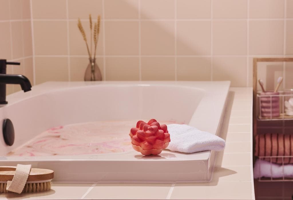 Borulj virágba Comforter Rose fürdőbombánkkal!